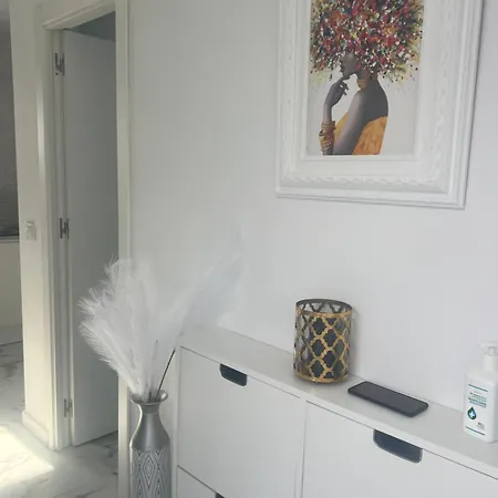 Dante Apartment *